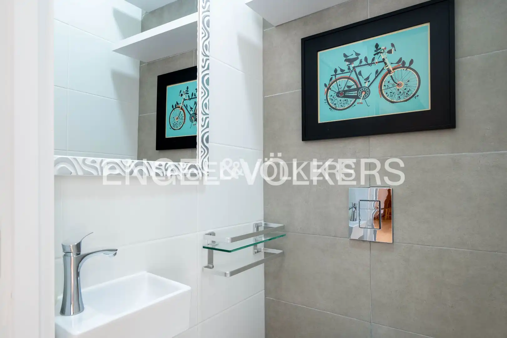 Baño de Piso en venta en Donostia - San Sebastián  con Calefacción, Parquet y Balcón
