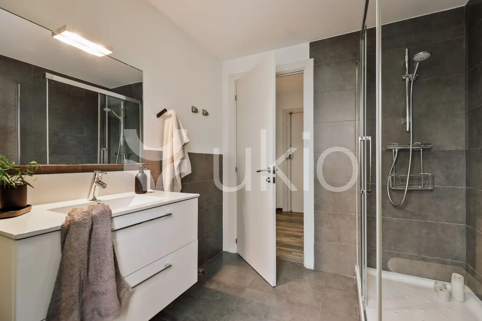 Baño de Apartamento de alquiler en Barcelona con Aire acondicionado, Calefacción y Terraza
