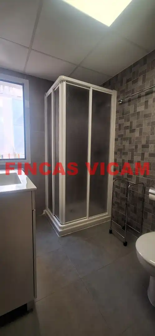 Baño de Piso de alquiler en Huesca con Aire acondicionado, Calefacción y Amueblado