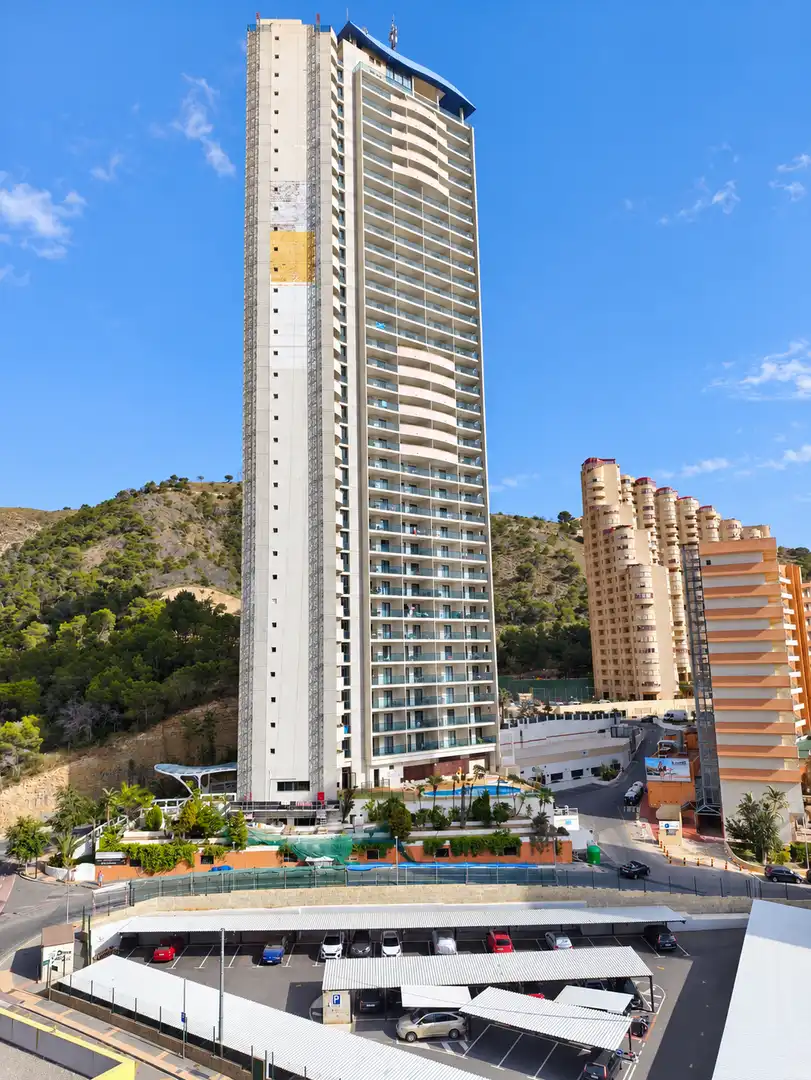 Vista exterior de Apartament en venda en Benidorm amb Aire condicionat, Terrassa i Moblat