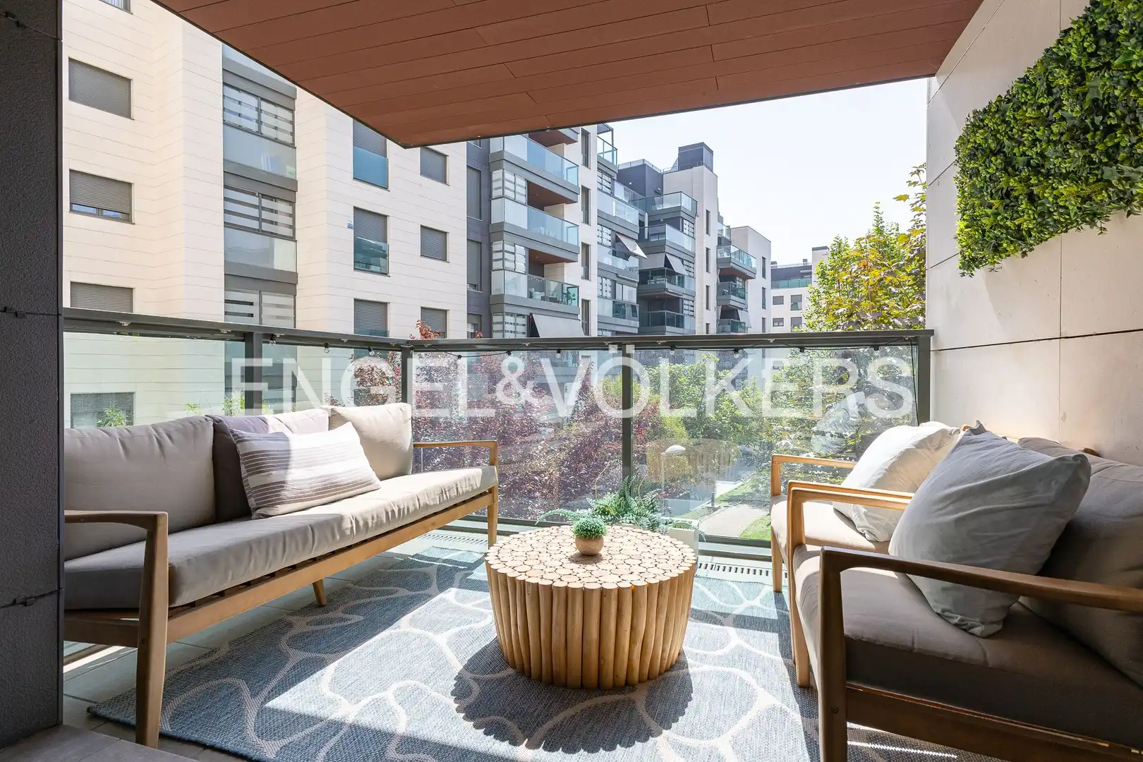 Flat with pool for sale in Fuencarral - El Pardo