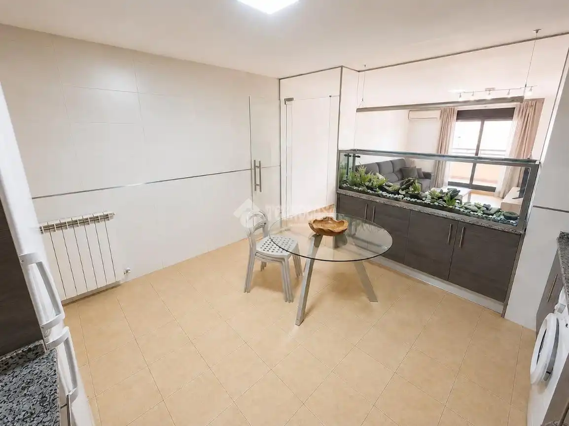 Wohnung zum Verkauf in Zaragoza mit Balkon