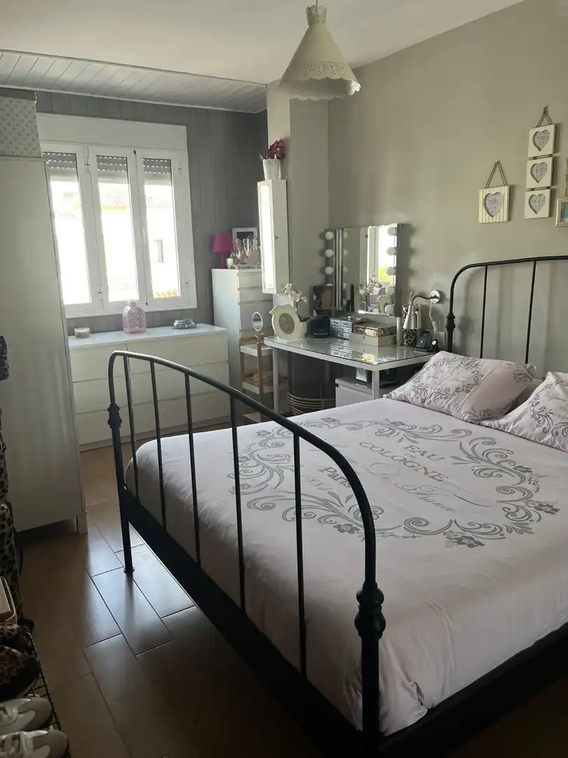 Dormitori de Casa adosada en venda en Puerto Real amb Aire condicionat