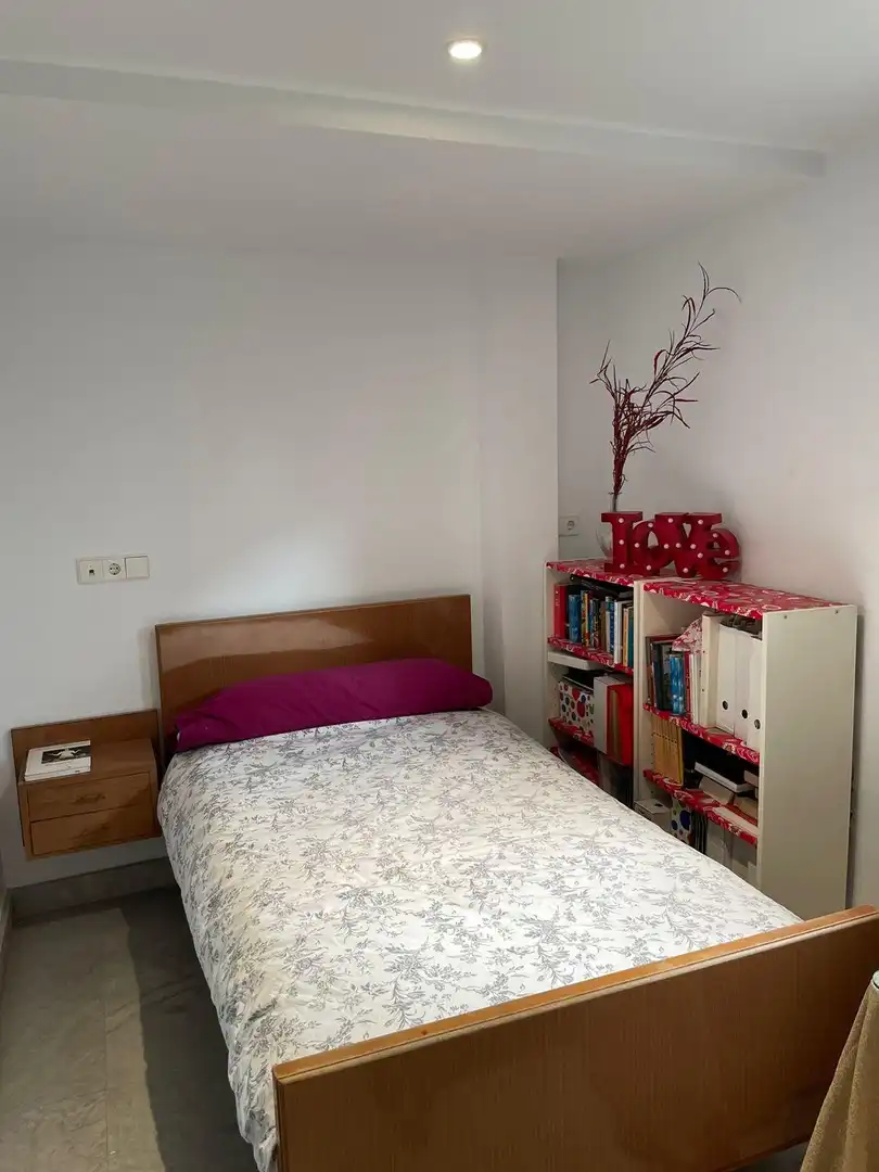 Habitación de Edificio en venta en Granada