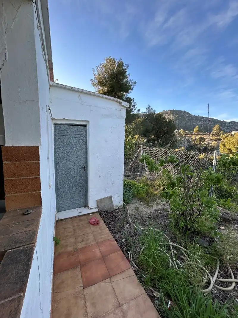 Vista exterior de Finca rústica en venda en Oliva amb Moblat