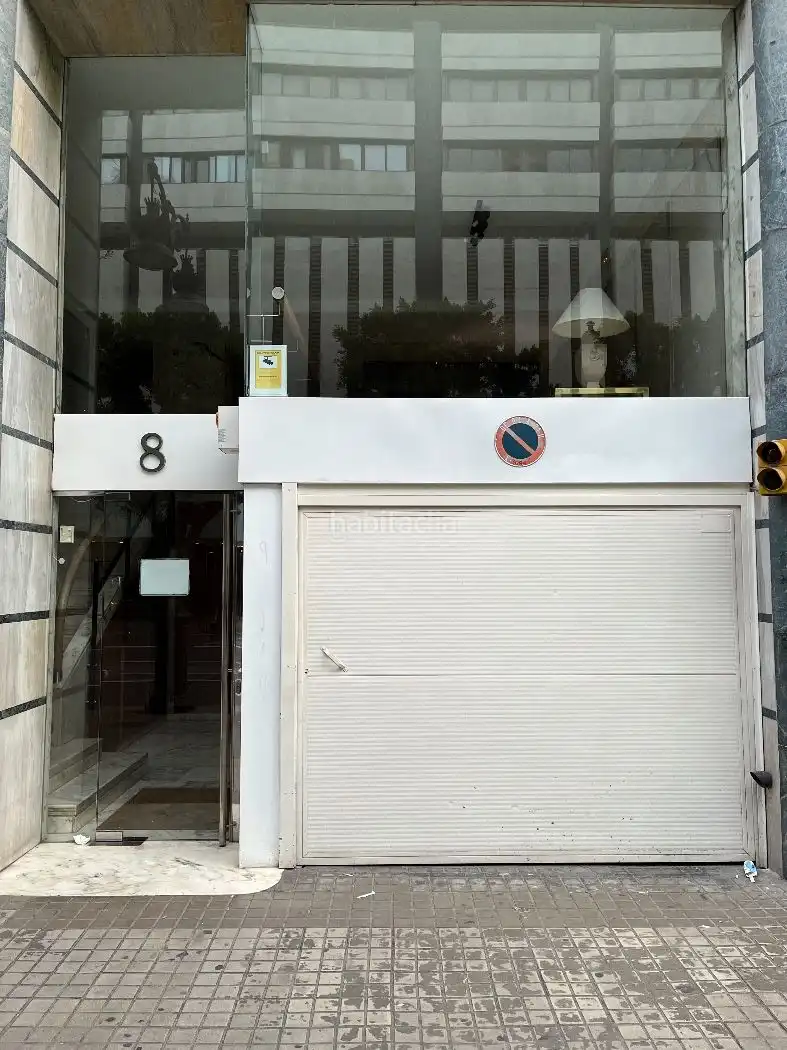 Individual to rent in Carrer de Colón 8, imagen 2
