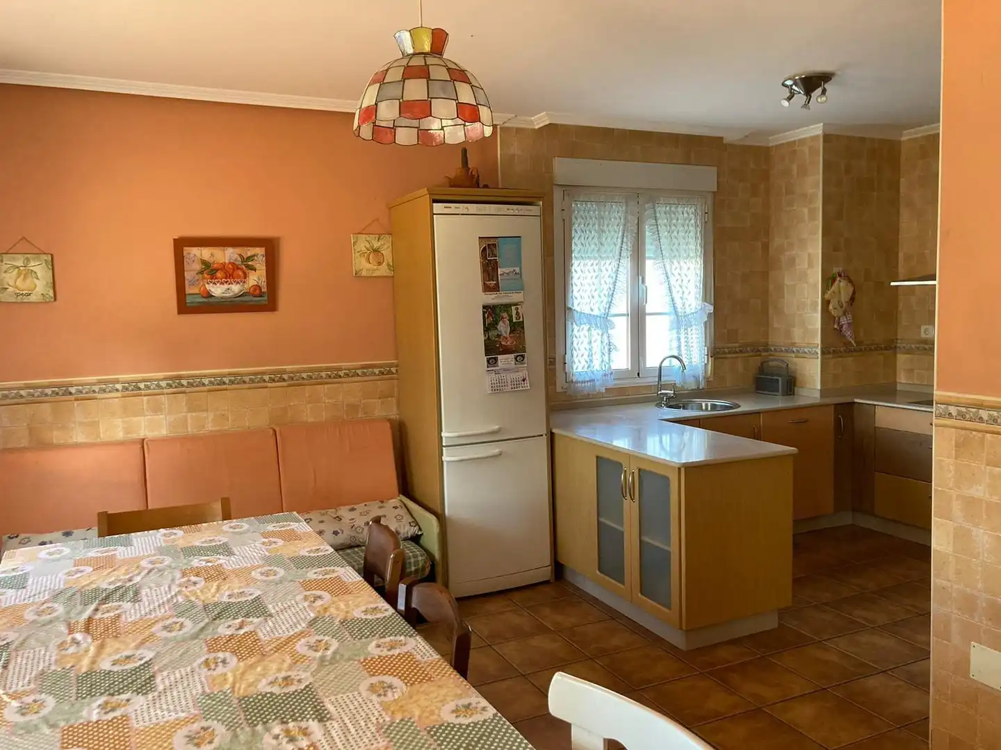 Cuina de Casa o xalet en venda en Ponferrada amb Calefacció, Jardí privat i Terrassa