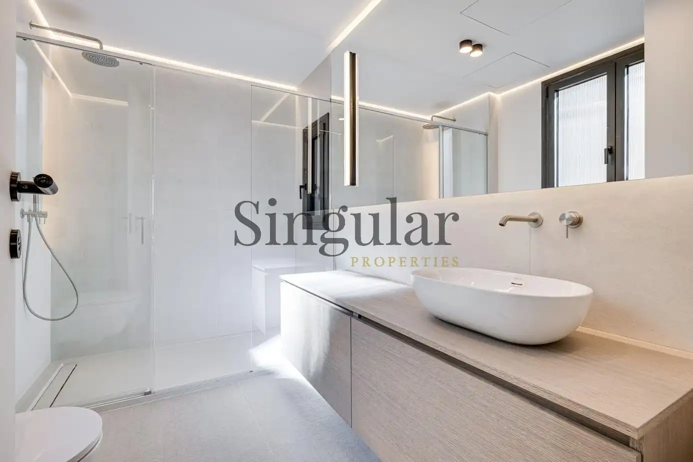 Baño de Piso en venta en Barcelona con Calefacción, Terraza y Balcón