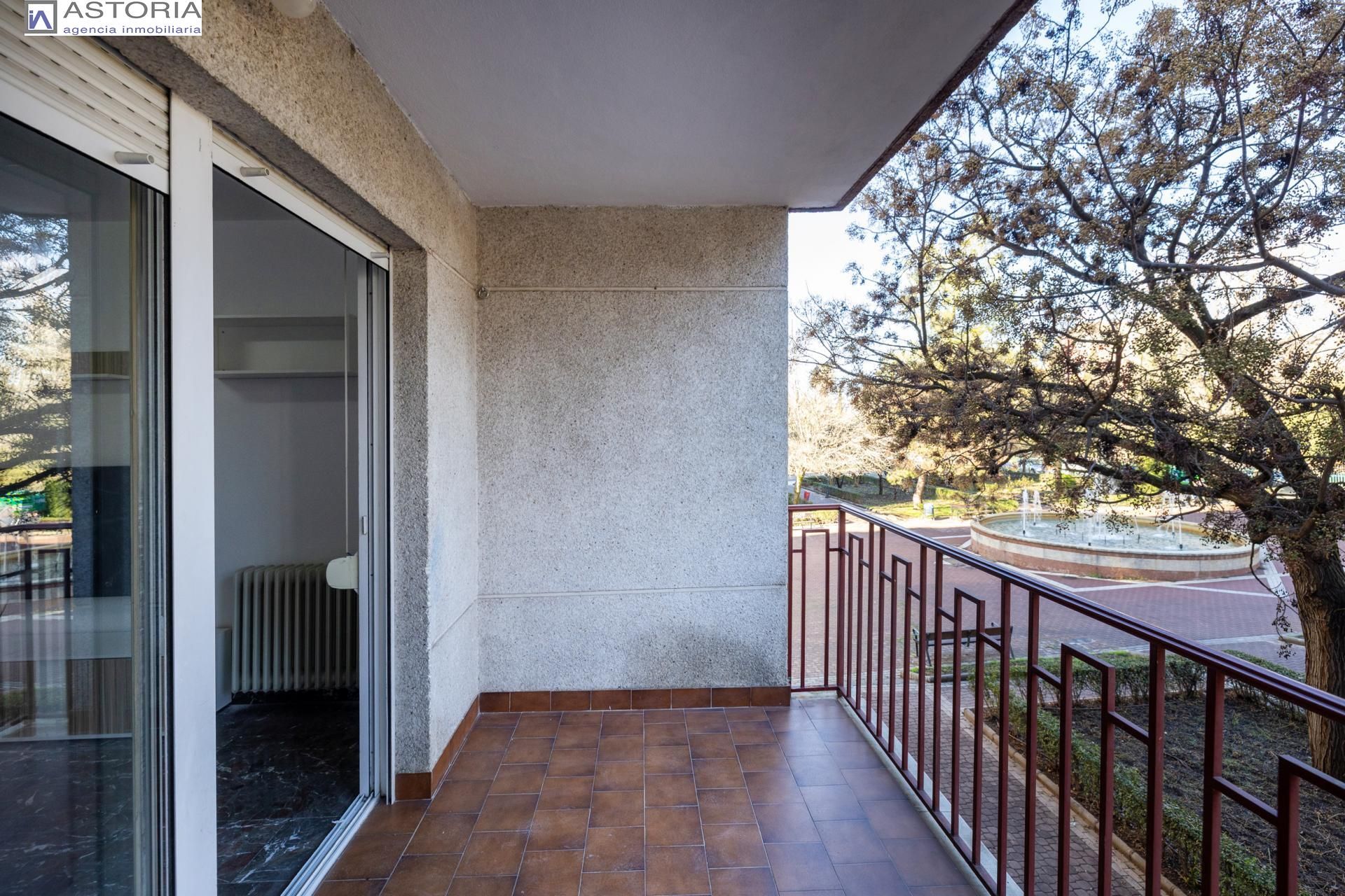 Terrassa de Pis en venda en  Granada Capital amb Alarma