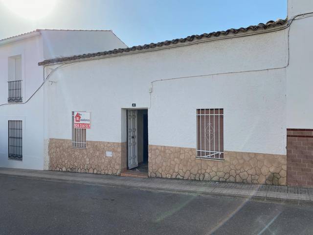 Casa-chalet en Venta en Calle PIZARRO en Malcocinado