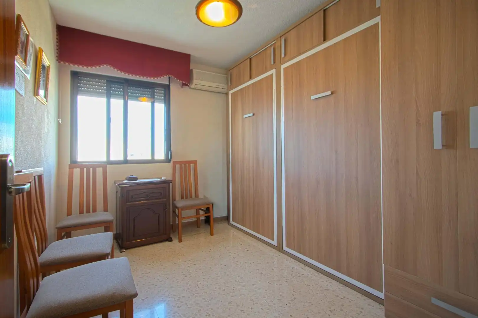 Habitación de Piso en venta en Sevilla con Aire acondicionado y Calefacción