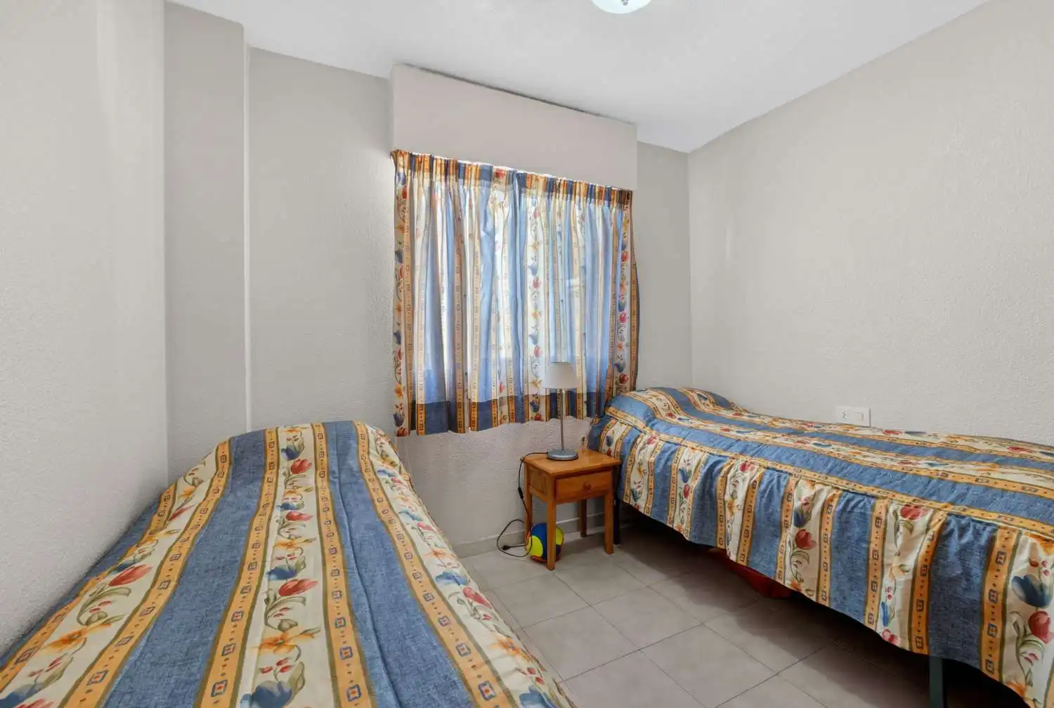 Habitación de Apartamento en venta en Torrevieja con Aire acondicionado, Calefacción y Terraza