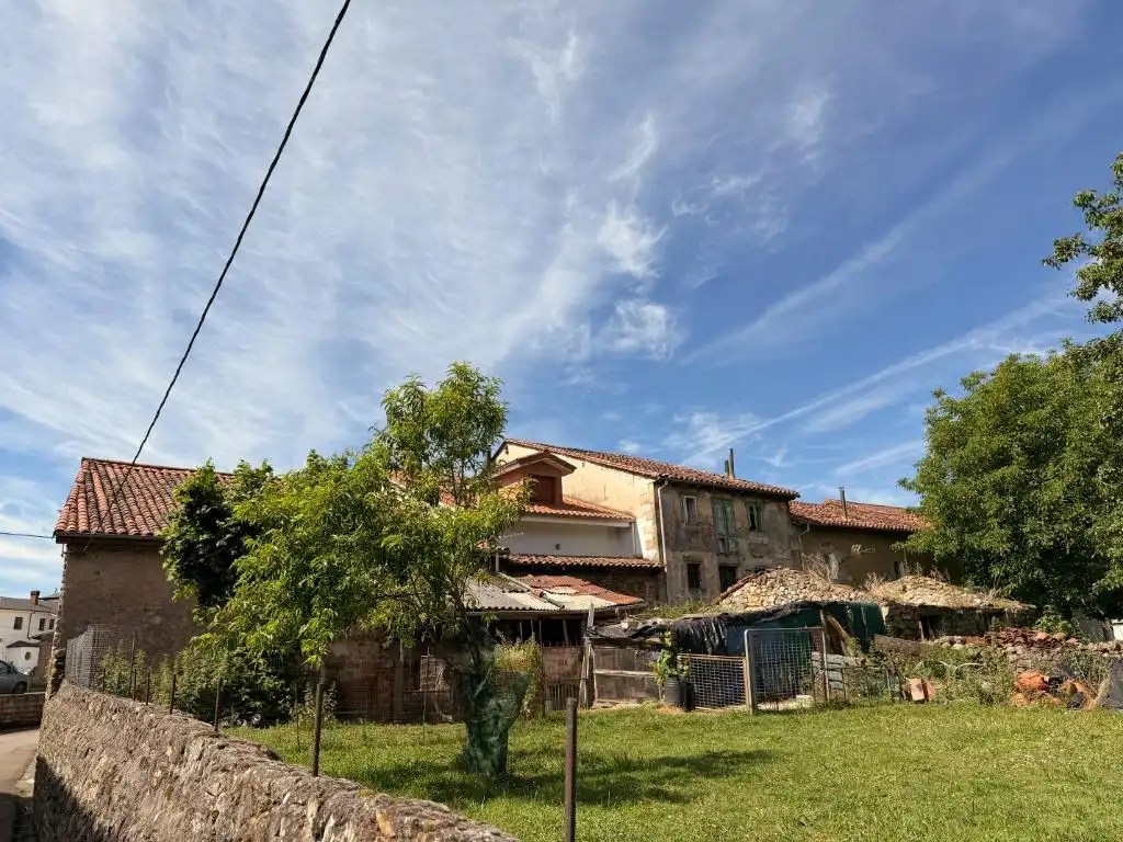 Exterior view of Houses for sale in San Felices de Buelna  with Heating, Private garden and Storage room