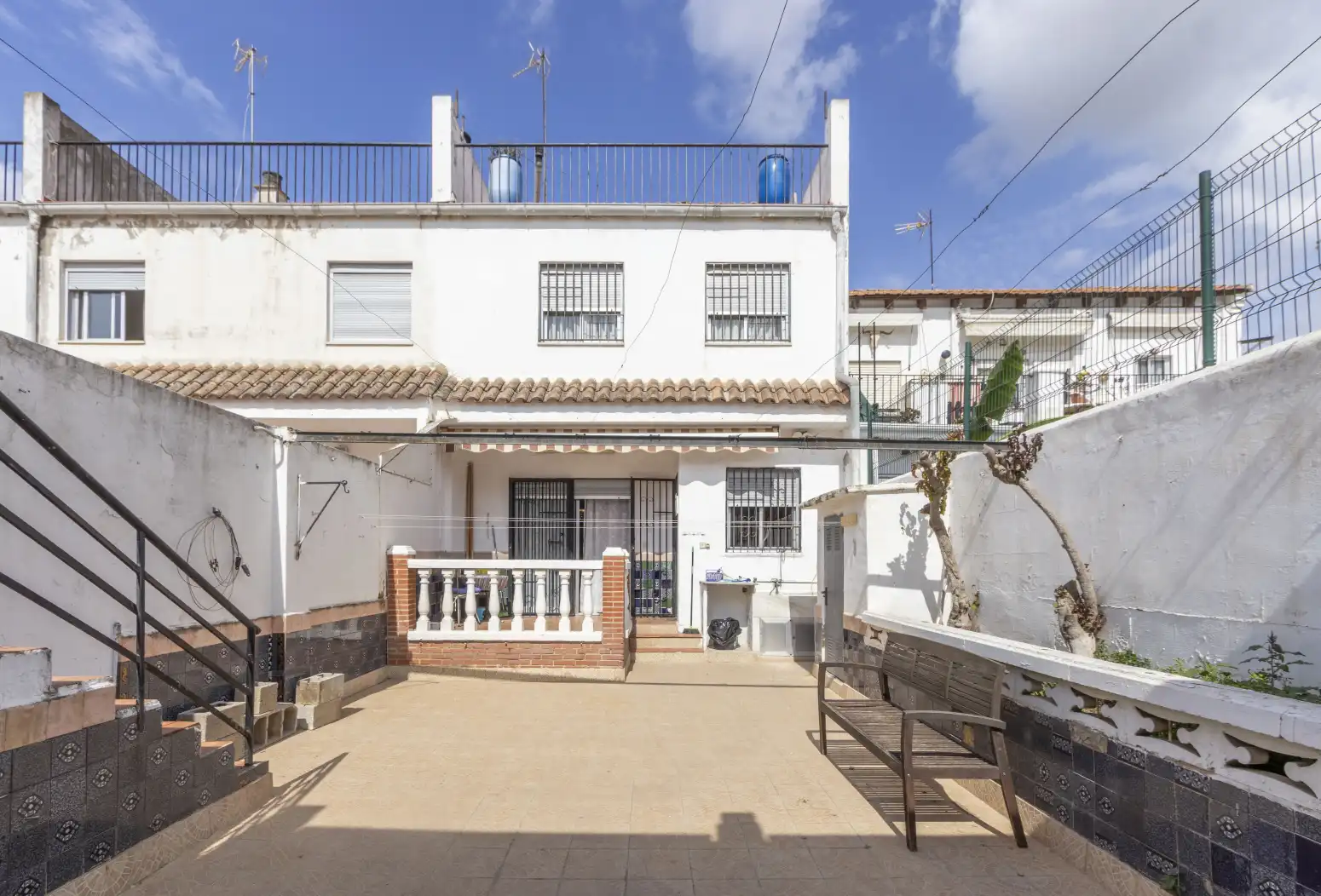 Exterior view of Houses for sale in Valencia  with Heating, Terrace and Storage room