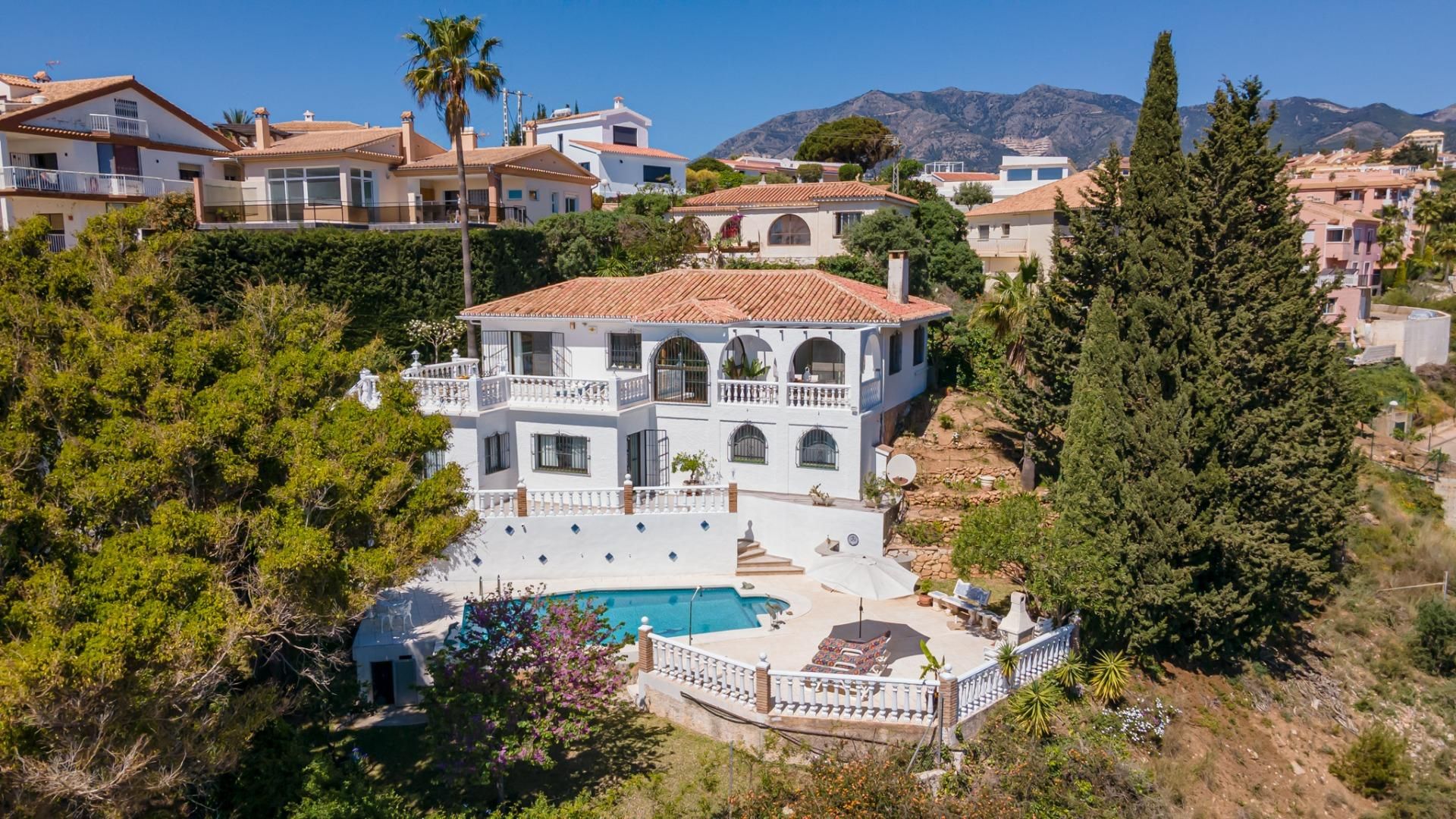 Vista exterior de Casa o xalet de lloguer en Fuengirola amb Aire condicionat, Calefacció i Jardí privat