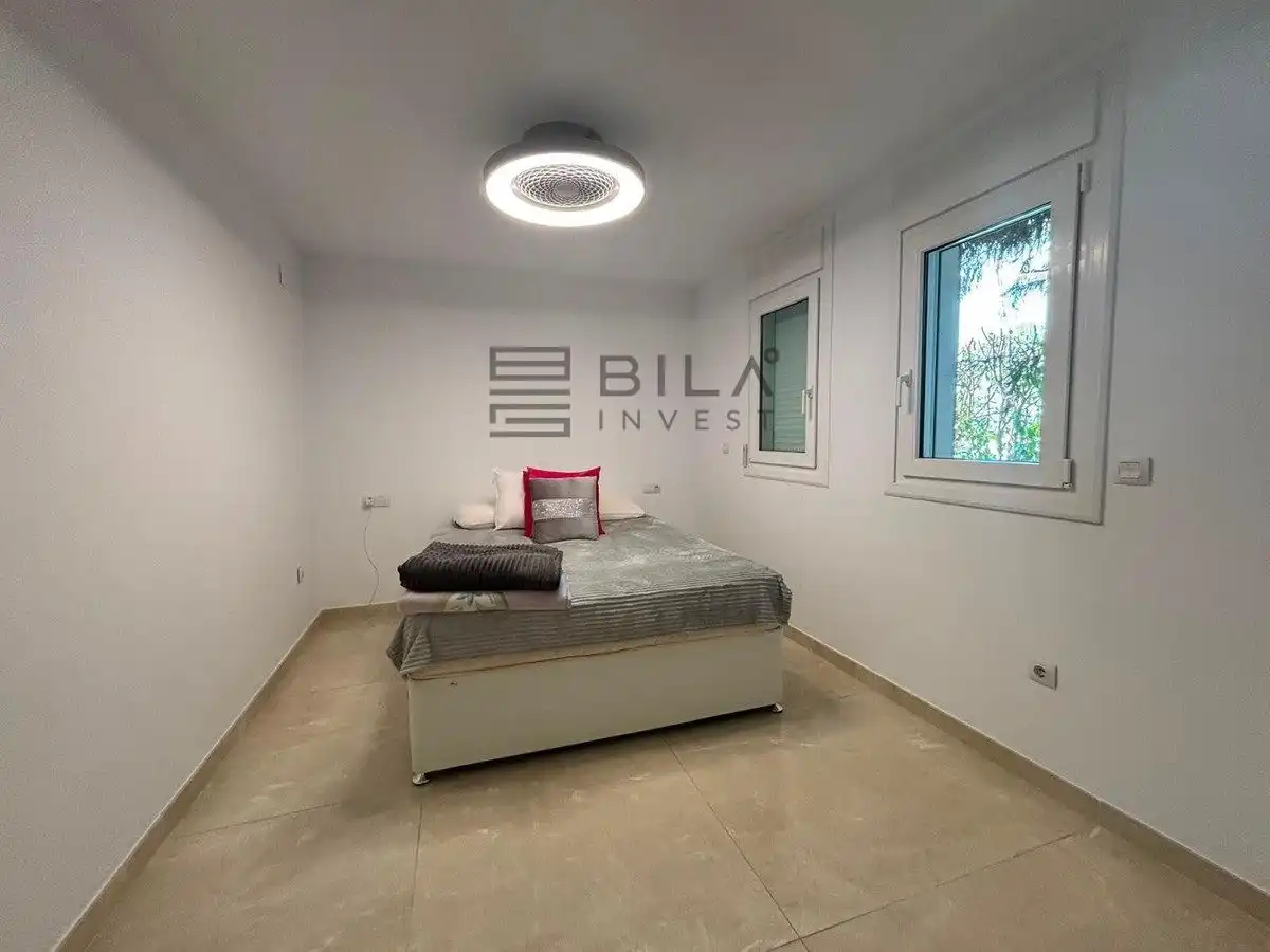 Habitación de Casa adosada en venta en Marbella con Aire acondicionado, Terraza y Trastero