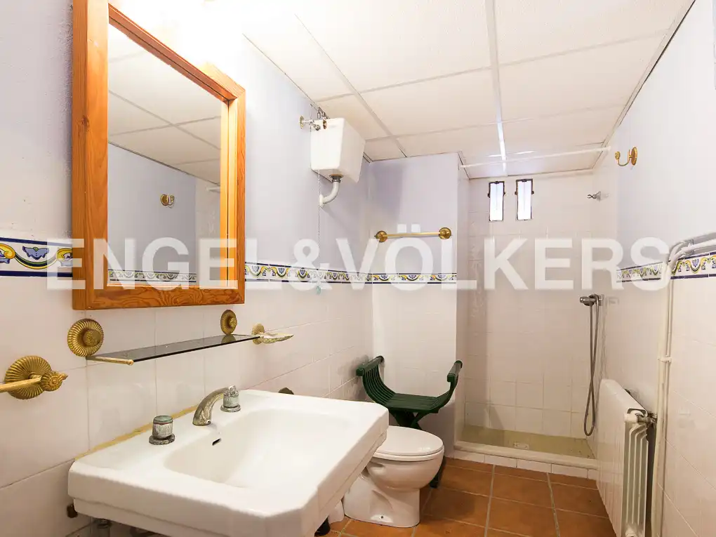 Baño de Finca rústica en venta en Segorbe con Calefacción, Jardín privado y Trastero