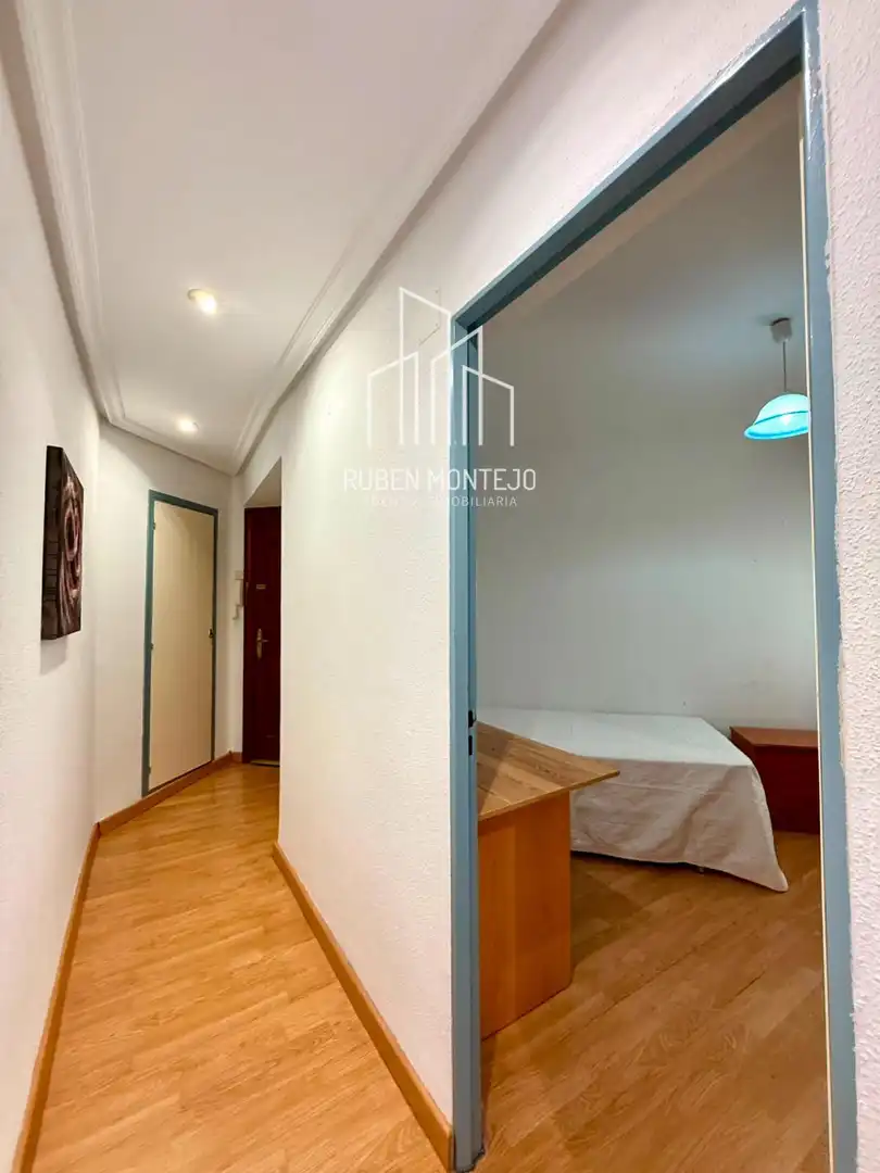 Bedroom of Flat for rent in Salamanca  with Heating, Terrace and Furnished
