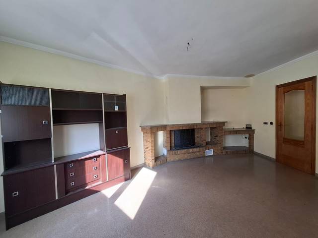 Edificio en Venta en Mogente / Moixent