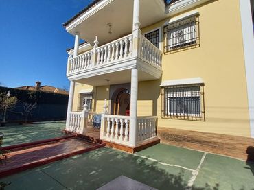 Villa con balcone in vendita a Periurbano Oeste - Sierra