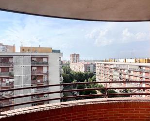 Vista exterior de Pis en venda en  Madrid Capital amb Calefacció i Terrassa