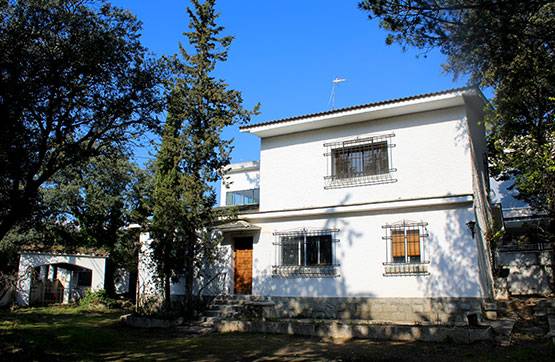 Casa-chalet en Venta en N/A en Navalquejigo - Los Arroyos