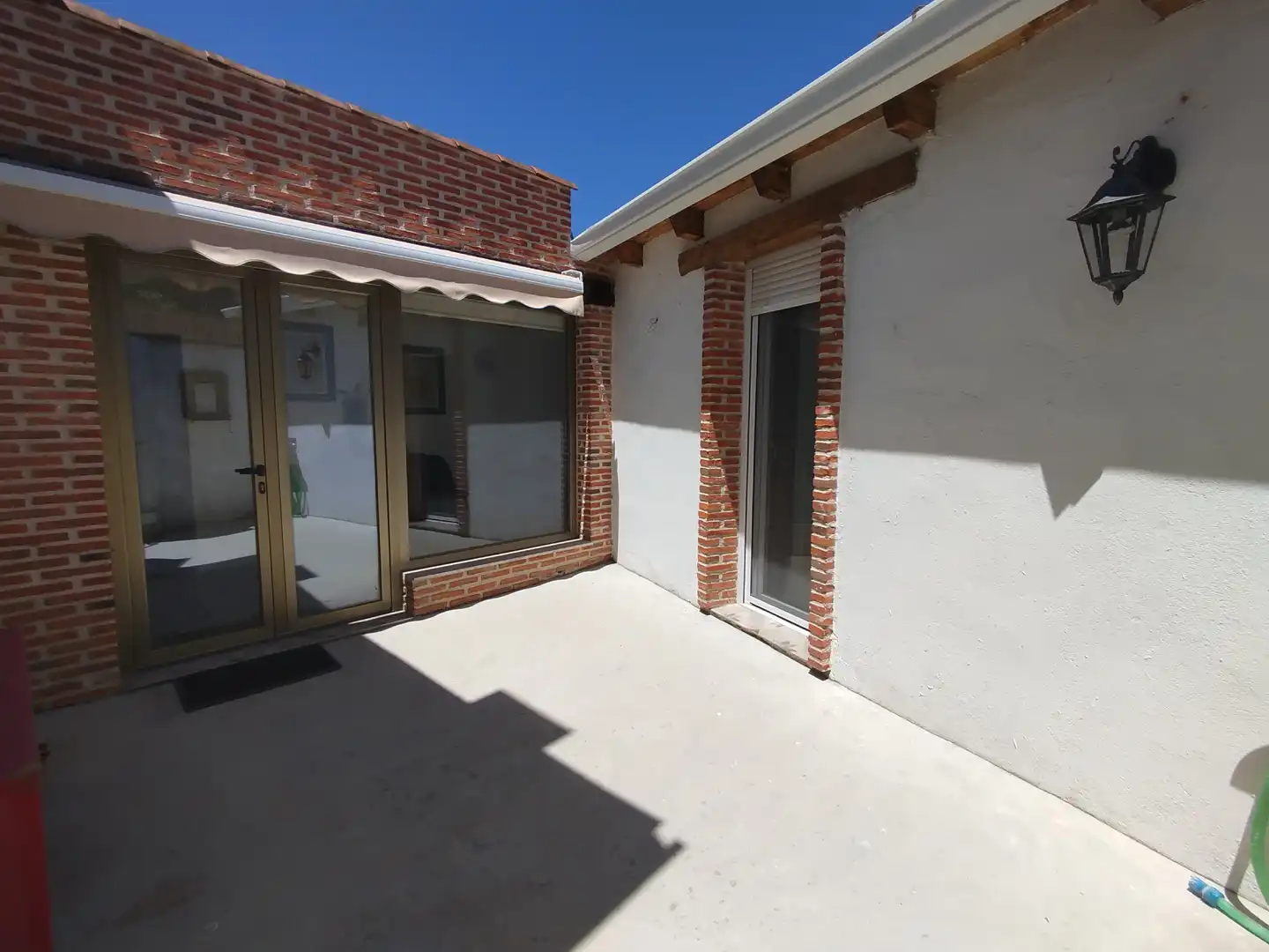 Vista exterior de Casa o chalet en venta en Cogeces de Íscar con Calefacción, Jardín privado y Terraza