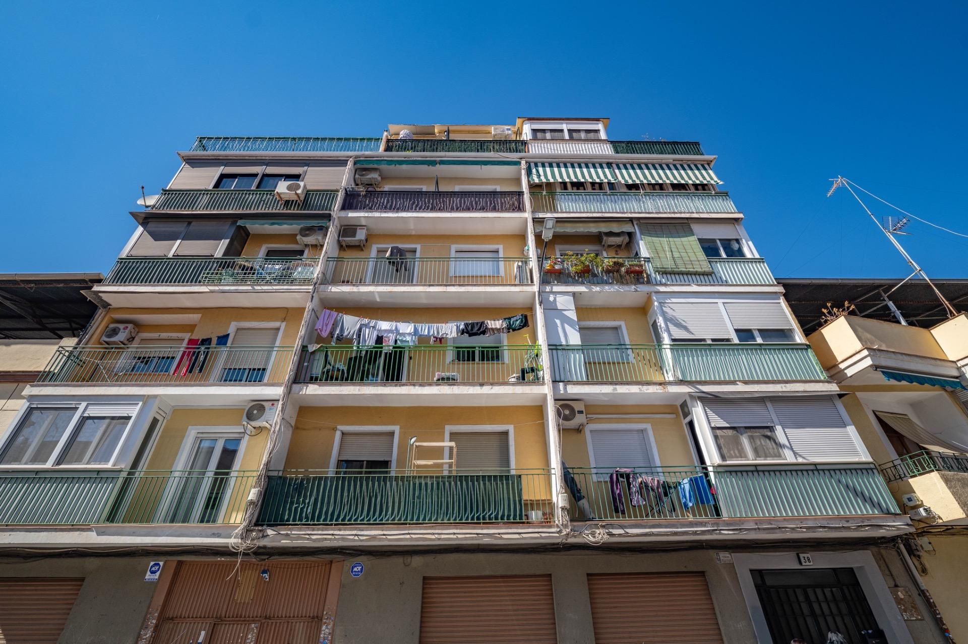 Exterior view of Flat for sale in  Granada Capital