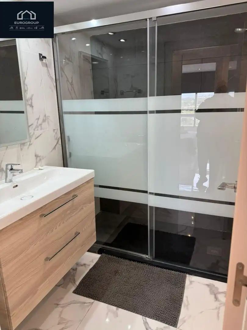 Baño de Apartamento de alquiler en Benidorm con Aire acondicionado, Calefacción y Amueblado