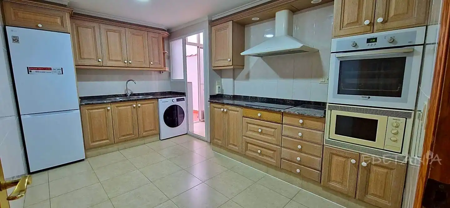Room in Moncada, Valencia