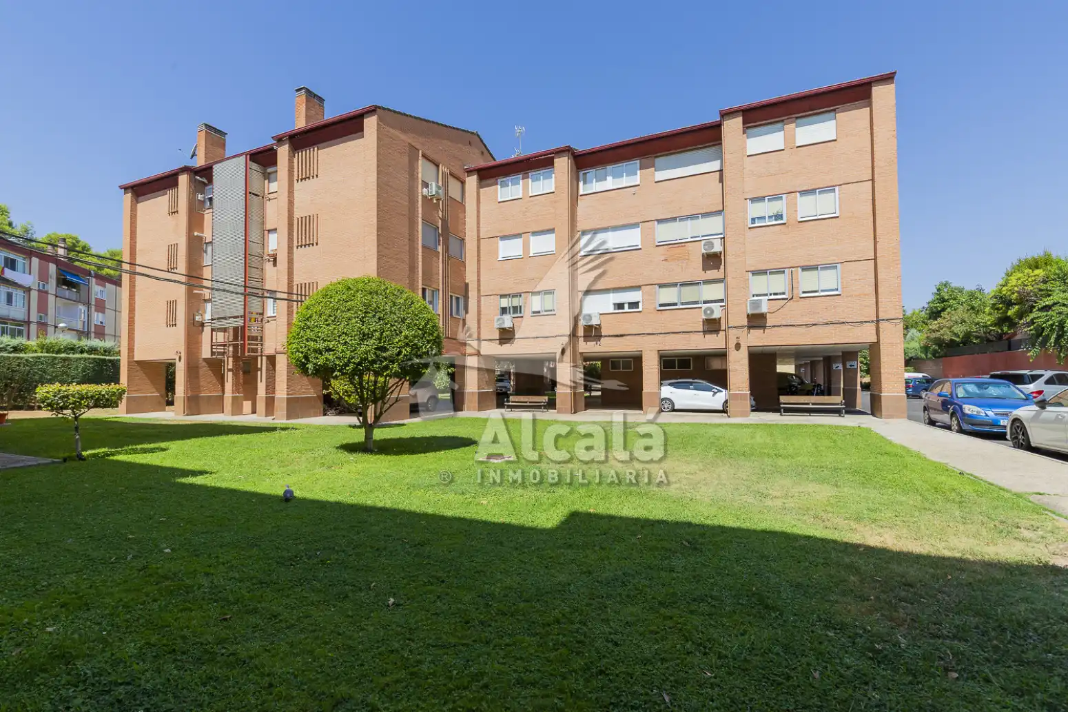 Exterior view of Flat for sale in Alcalá de Henares  with Heating