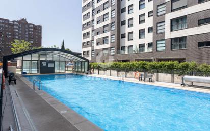 Piscina de Pis en venda en  Madrid Capital amb Traster i Piscina