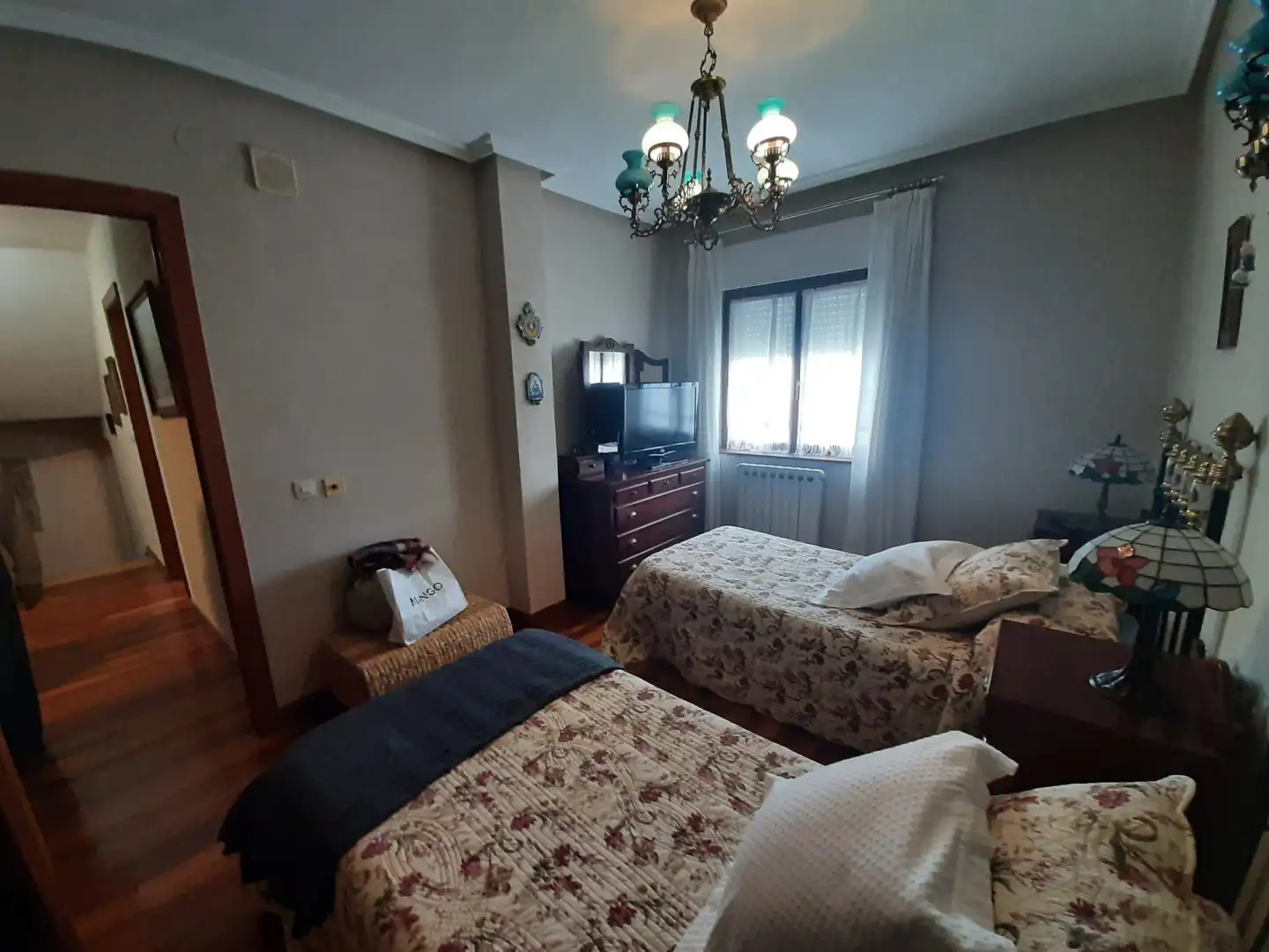 Habitación de Casa adosada en venta en Villaquilambre con Calefacción, Jardín privado y Terraza