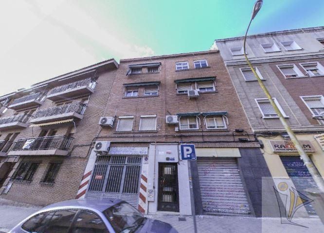 Vista exterior de Piso en venta en  Madrid Capital