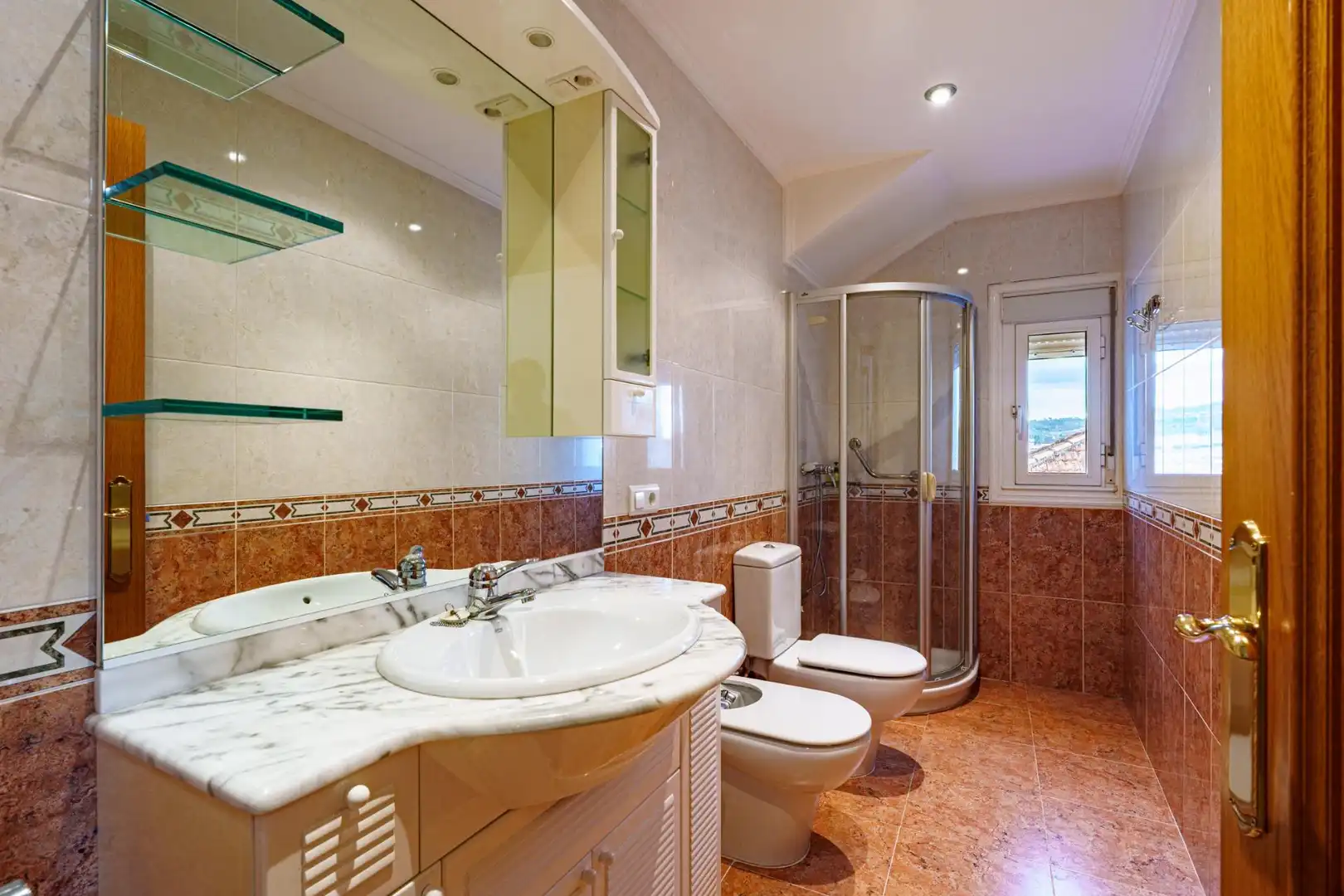 Baño de Casa o chalet en venta en Ourense Capital  con Calefacción, Jardín privado y Balcón