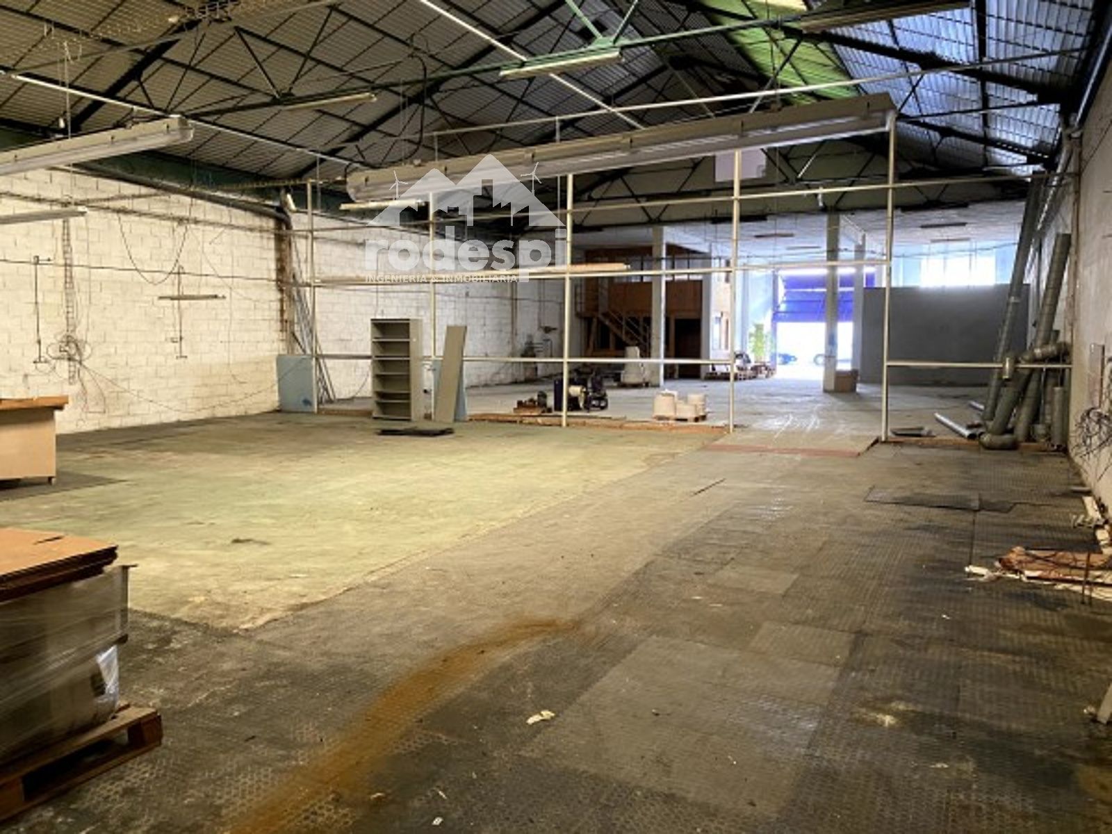 Fabrikhallen zur Miete in Vigo  mit Heizung