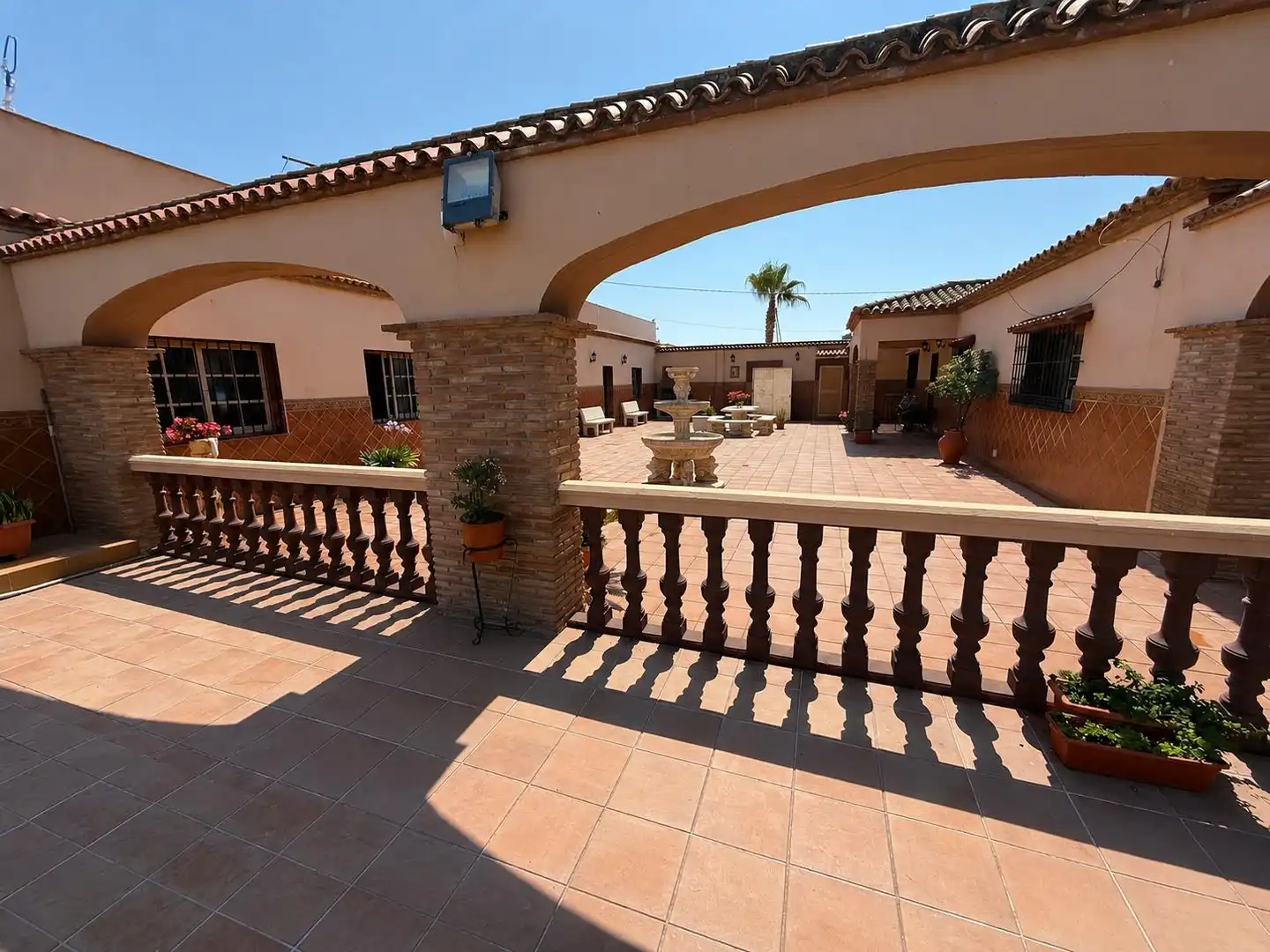 Terrassa de Casa o xalet en venda en La Línea de la Concepción amb Aire condicionat, Jardí privat i Traster