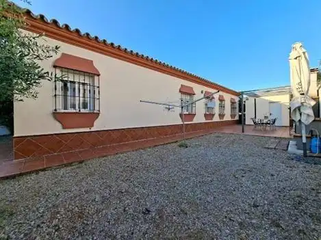 Vista exterior de Casa o chalet en venta en Chiclana de la Frontera