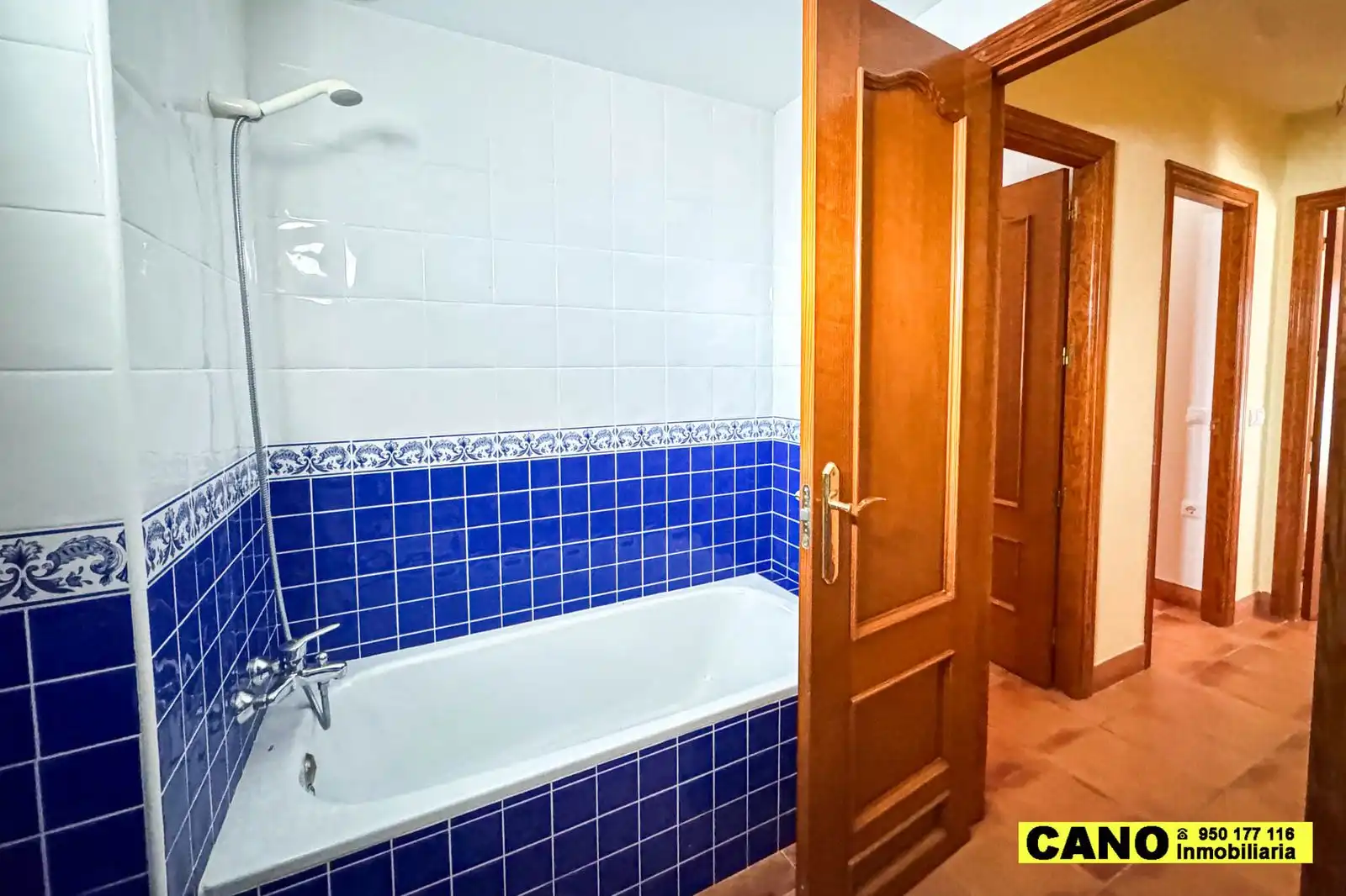 Baño de Piso en venta en Lucainena de las Torres con Terraza