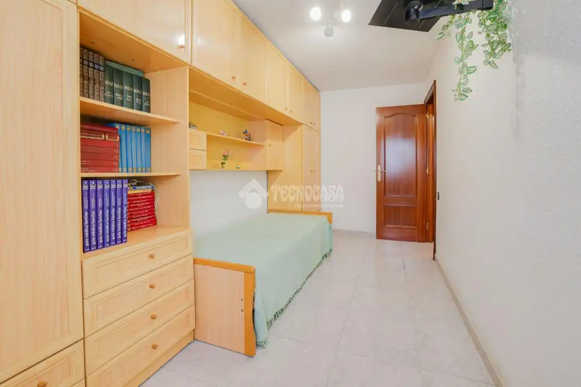Dormitori de Pis en venda en L'Hospitalet de Llobregat amb Balcó