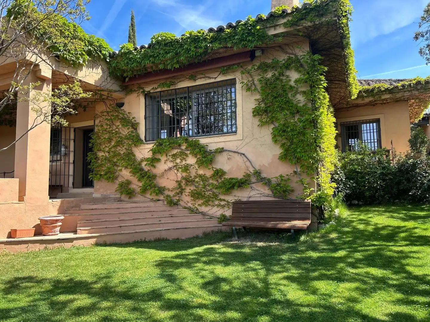 Vista exterior de Casa o xalet en venda en Torrelodones amb Calefacció, Terrassa i Piscina