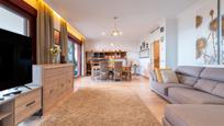 Living room of Single-family semi-detached for sale in Benahavís  with Heating, Private garden and Balcony