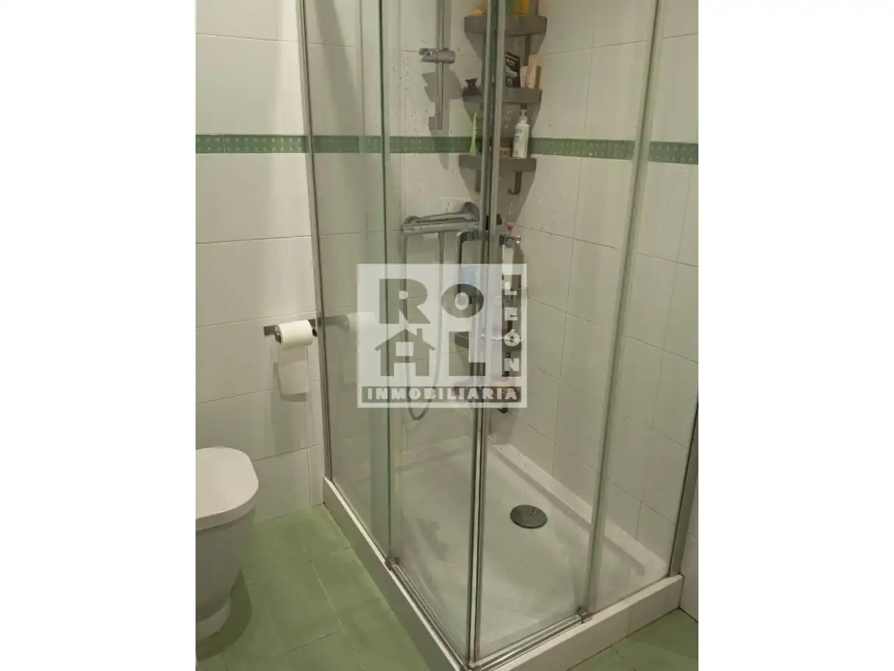 Bathroom of Flat for sale in León Capital   with Heating, Parquet flooring and Terrace