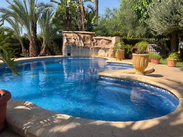 Villa con piscina in vendita a Alzabares