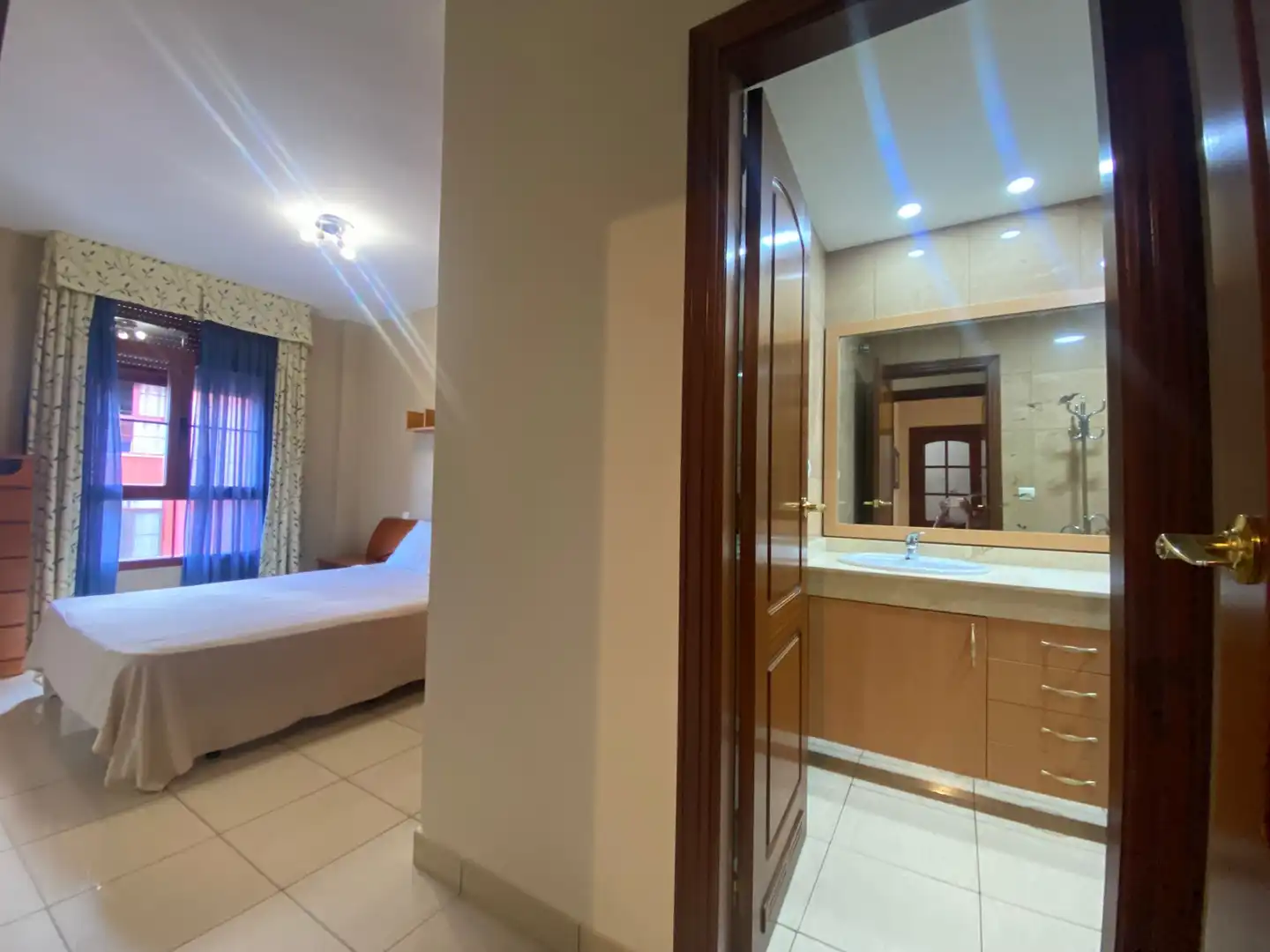 Dormitori de Pis de lloguer en Las Palmas de Gran Canaria amb Moblat i Piscina comunitària
