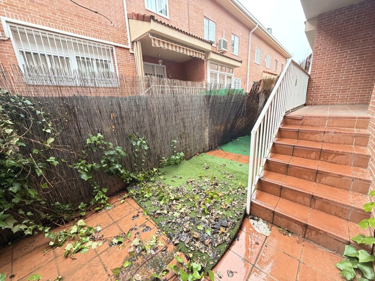 Jardí de Casa adosada en venda en Alcalá de Henares