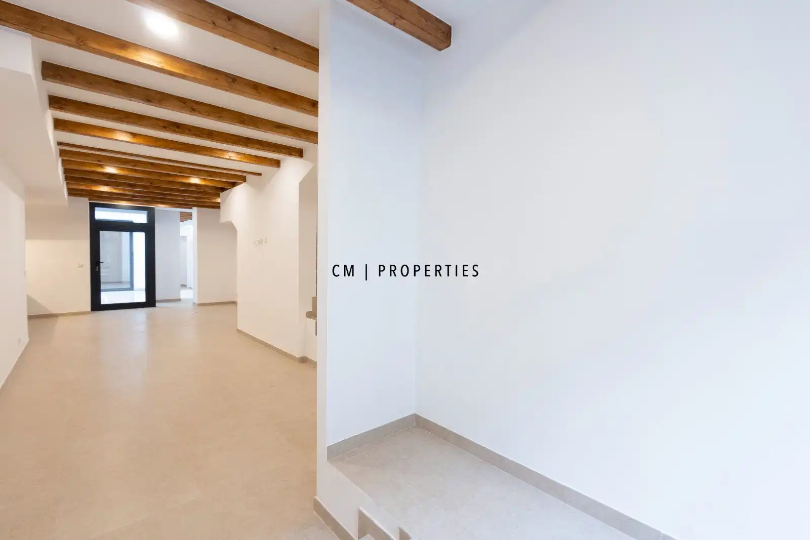 Flat for sale in Valencia  with Air Conditioner, Heating and Swimming Pool
