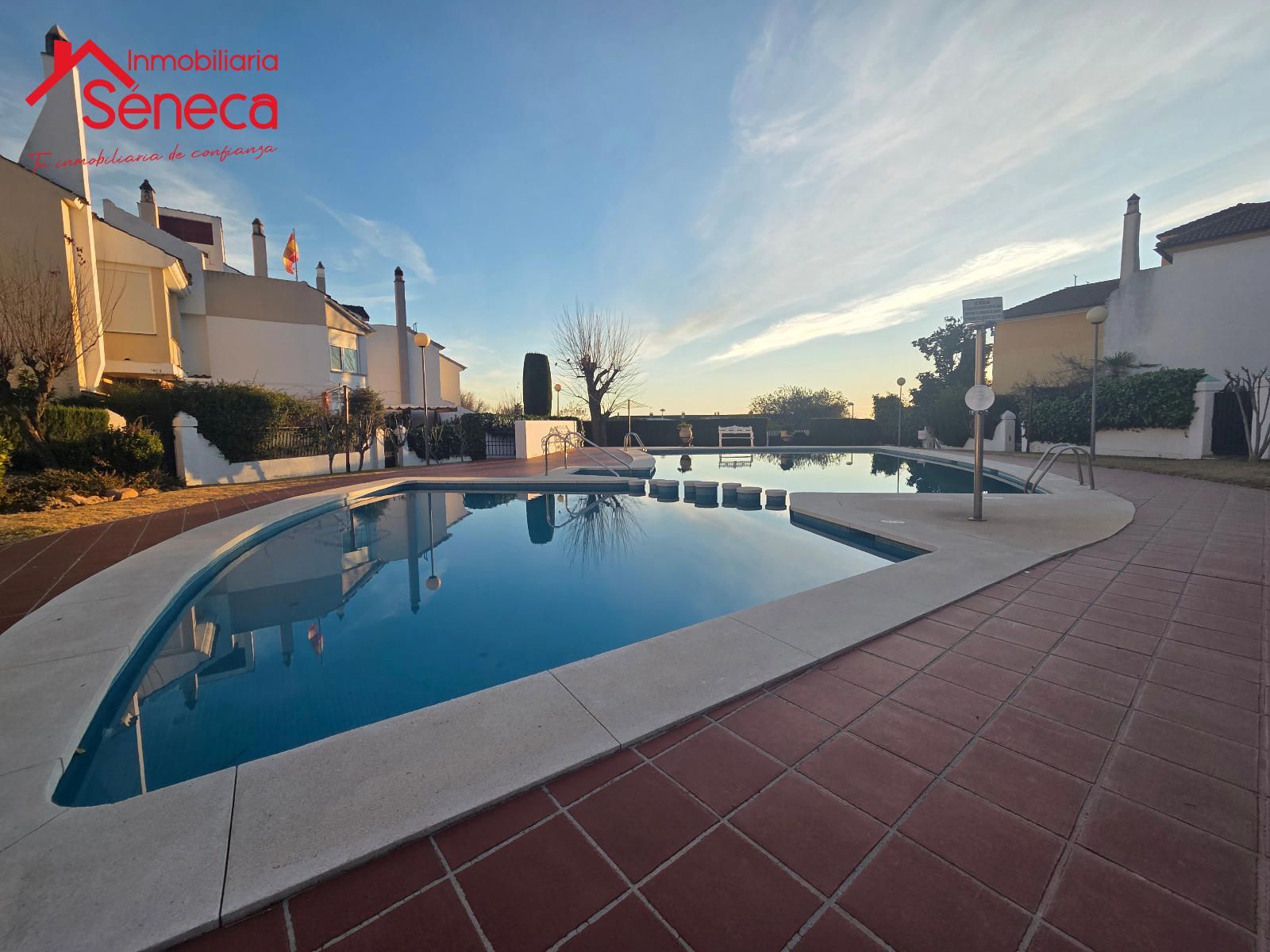 Piscina de Casa adosada en venta en  Córdoba Capital con Aire acondicionado, Calefacción y Terraza
