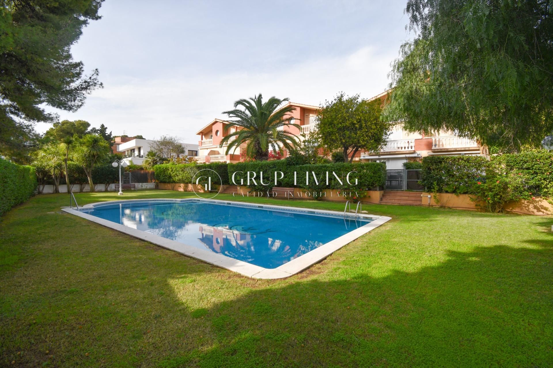 Jardí de Casa o xalet en venda en Sitges amb Aire condicionat, Calefacció i Jardí privat