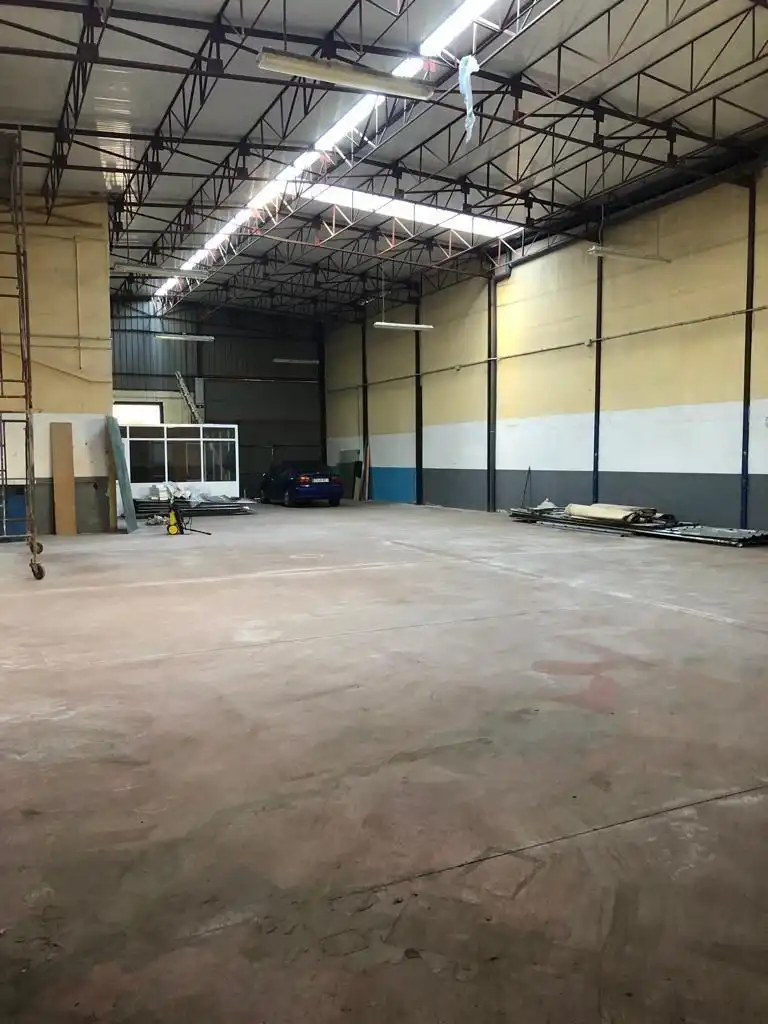 Nau industrial en venda a Avenida MARTIN PALOMINO